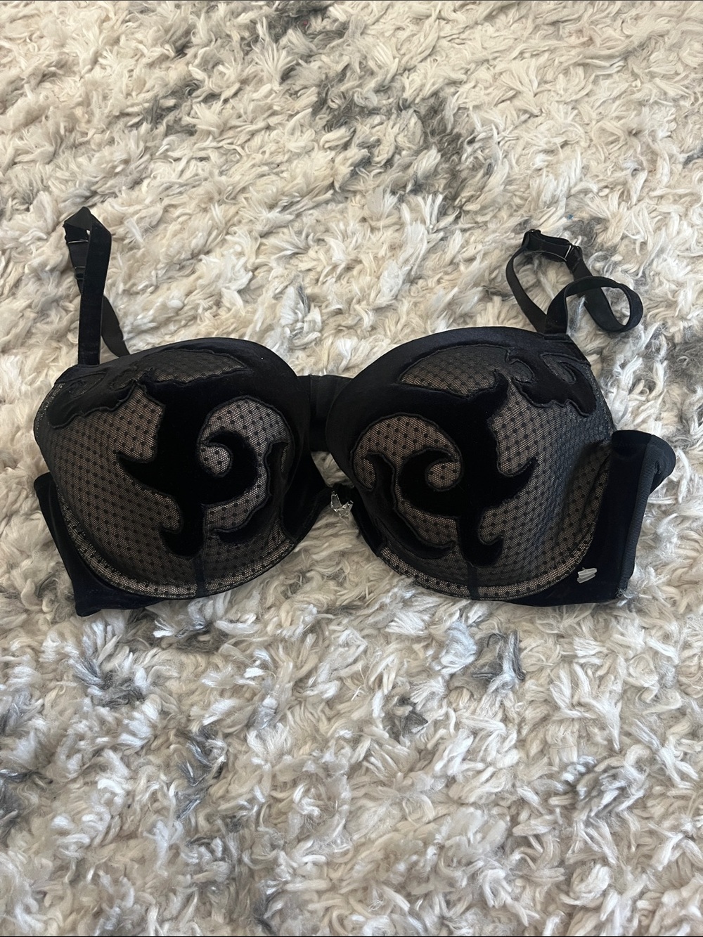 Cacique plunge velvet bra 44C